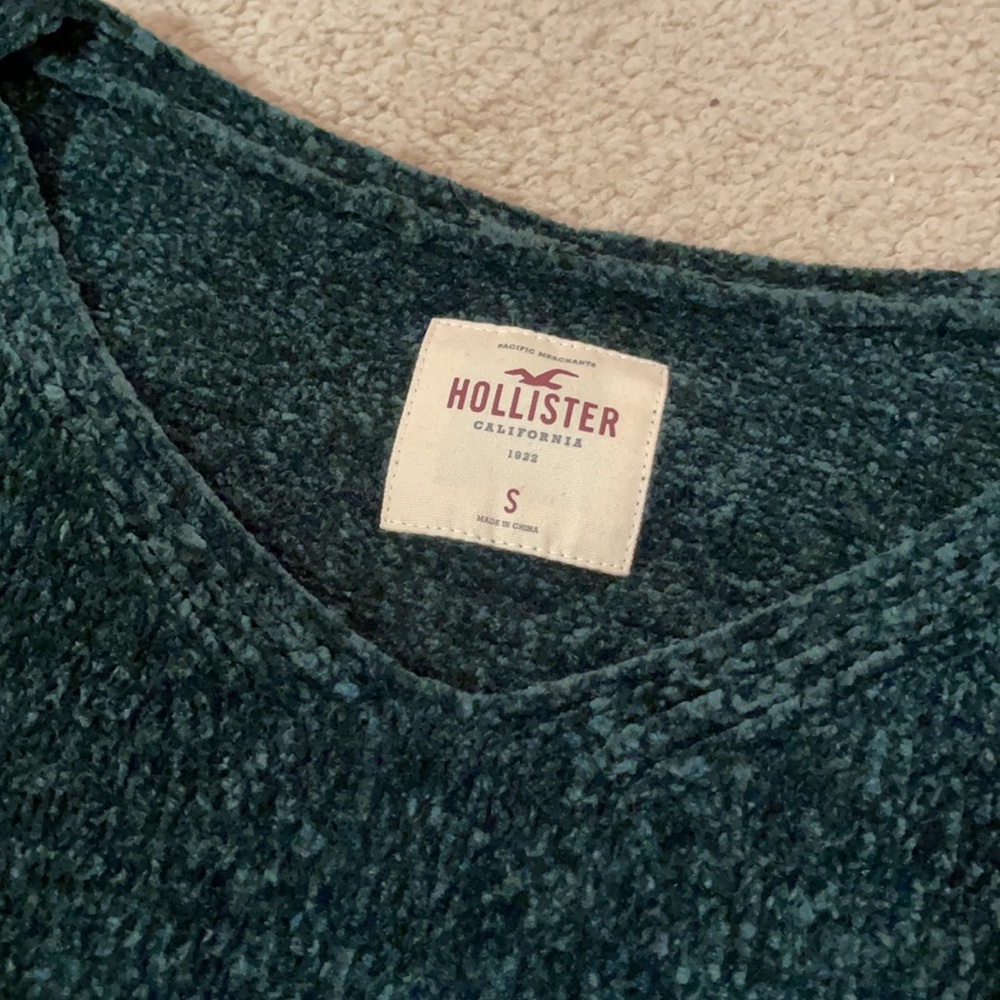 Dark green Hollister crop velvet top